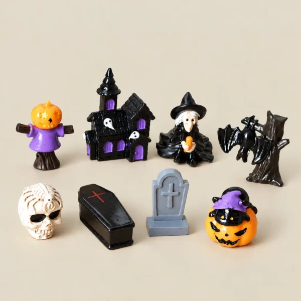 Halloween Miniature Figurine Décor Set – Assorted Designs